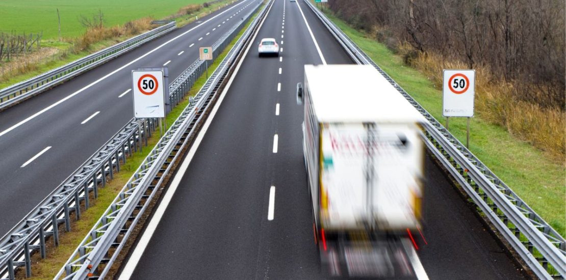 Vožnja lijevom trakom na autocesti